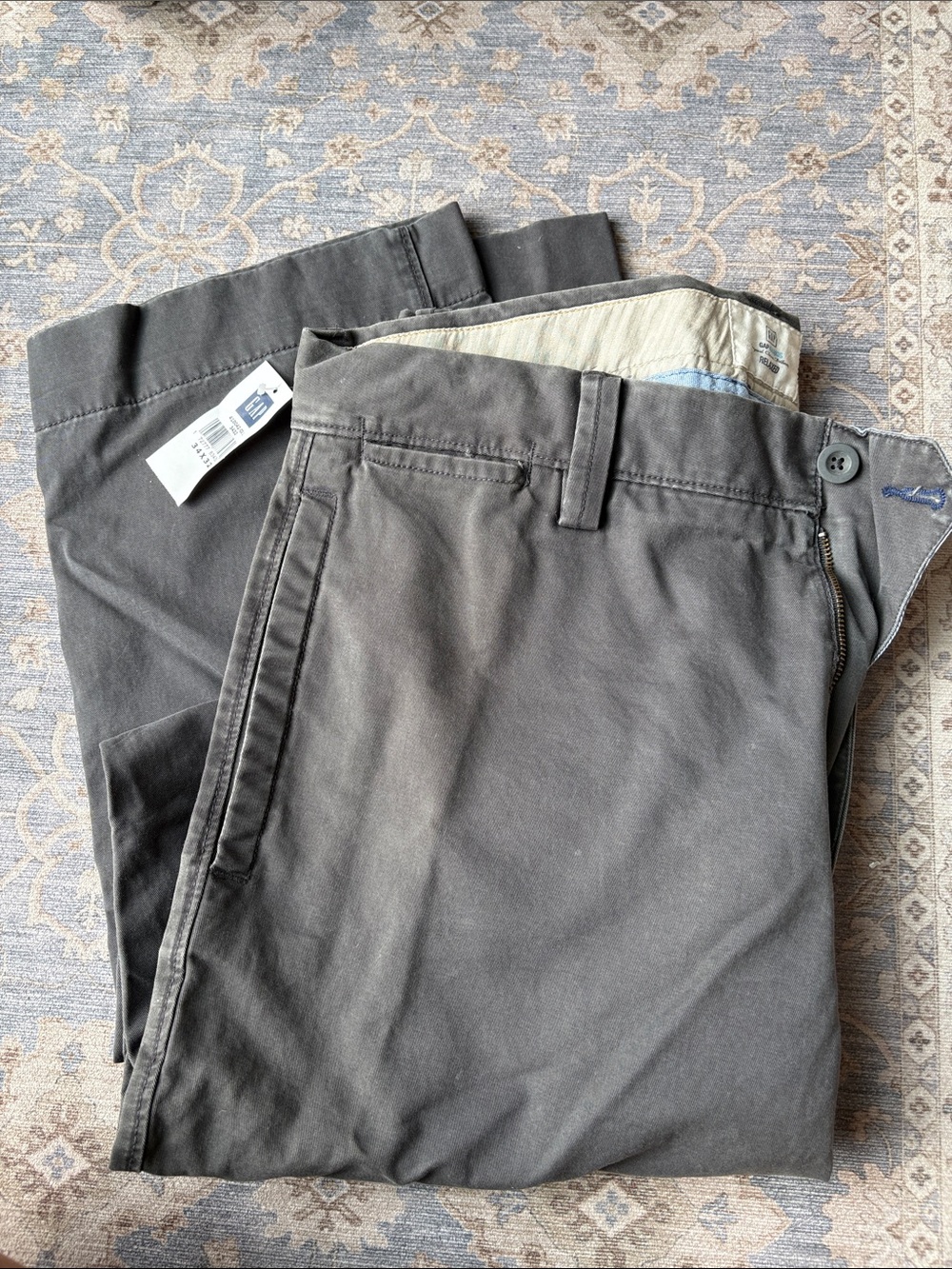 GAP Men's Chinos in Charcoal Gray